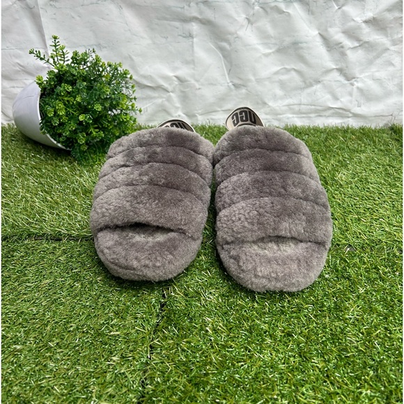 UGG🍂🍁Fluff Yeah grey slippers women Size 6 gently used - Picture 5 of 14